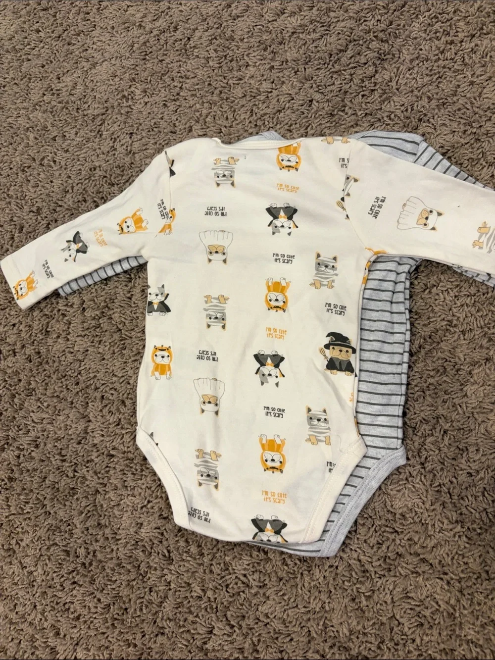 2 baby Long-Sleeve Printed One-Piece Halloween Bodysuit